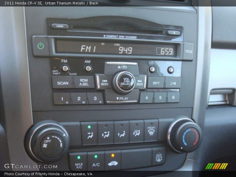 Urban Titanium Metallic / Black 2011 Honda CR-V SE
