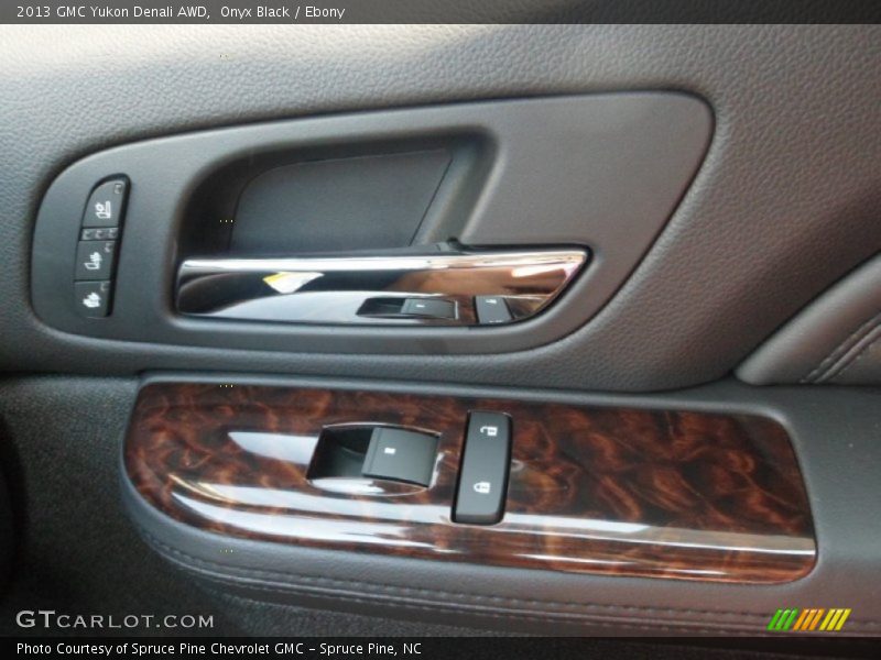 Onyx Black / Ebony 2013 GMC Yukon Denali AWD