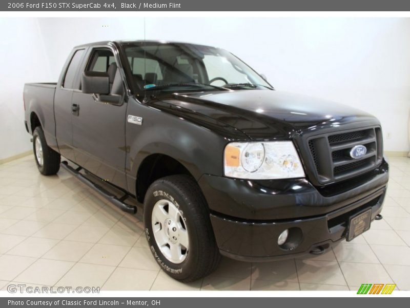 Front 3/4 View of 2006 F150 STX SuperCab 4x4