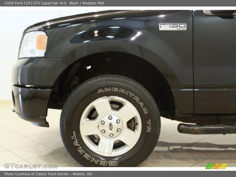 Black / Medium Flint 2006 Ford F150 STX SuperCab 4x4