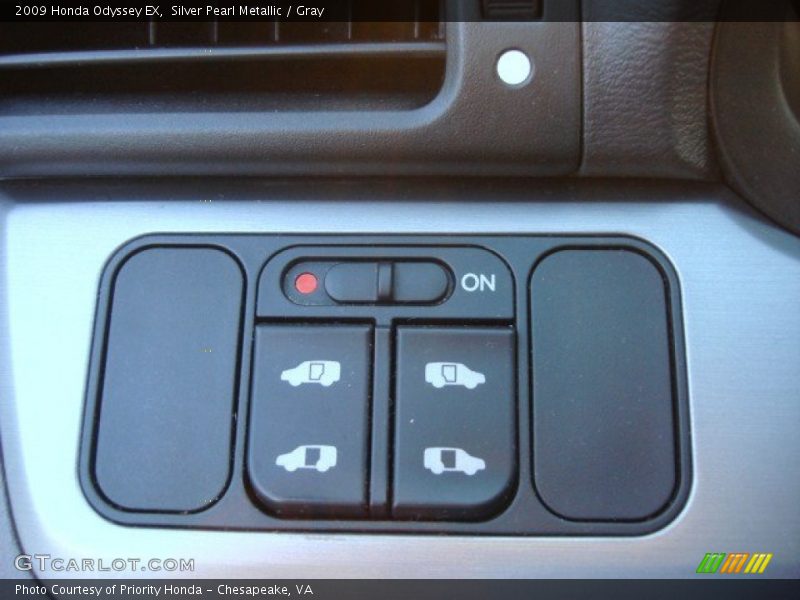 Silver Pearl Metallic / Gray 2009 Honda Odyssey EX