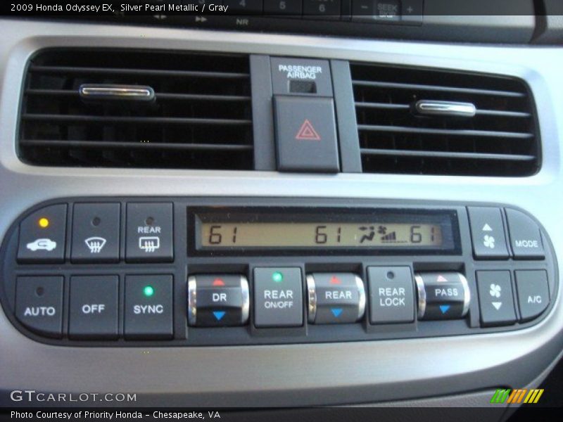 Silver Pearl Metallic / Gray 2009 Honda Odyssey EX