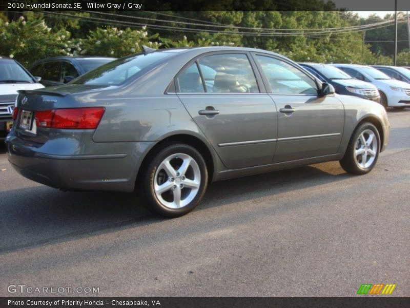 Willow Gray / Gray 2010 Hyundai Sonata SE