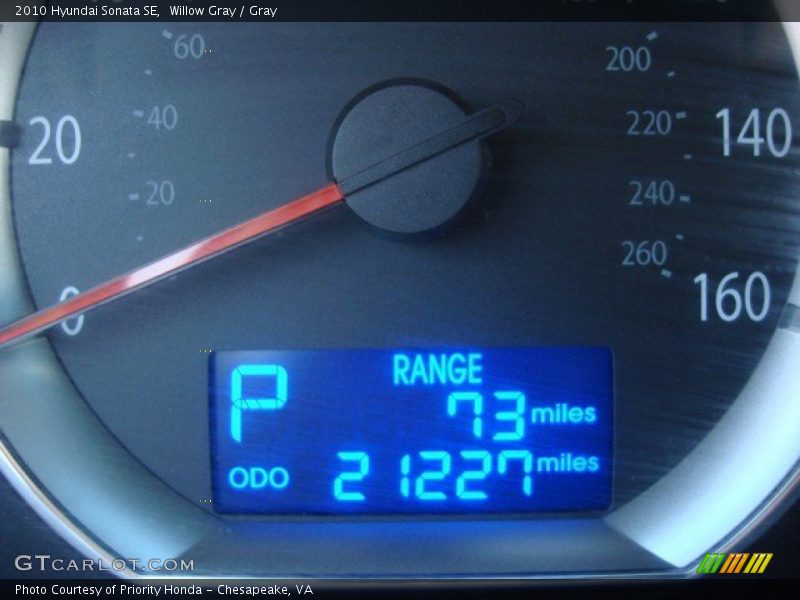 Willow Gray / Gray 2010 Hyundai Sonata SE