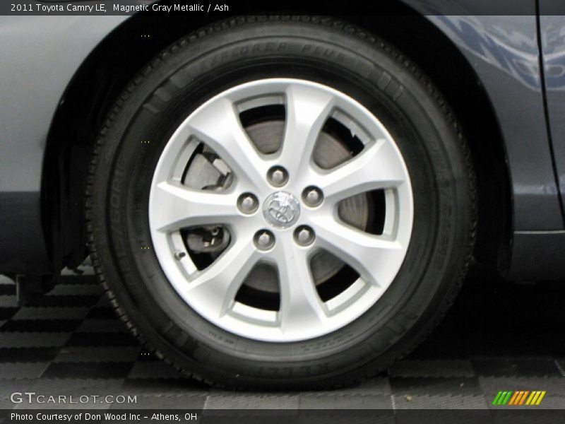 Magnetic Gray Metallic / Ash 2011 Toyota Camry LE