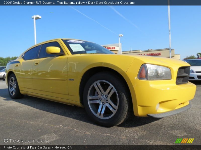 Front 3/4 View of 2006 Charger R/T Daytona
