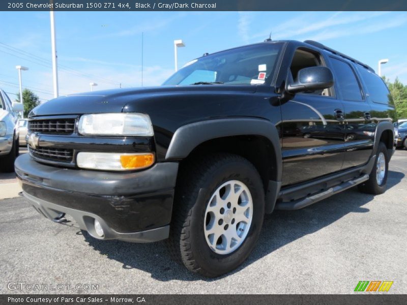 Front 3/4 View of 2005 Suburban 1500 Z71 4x4