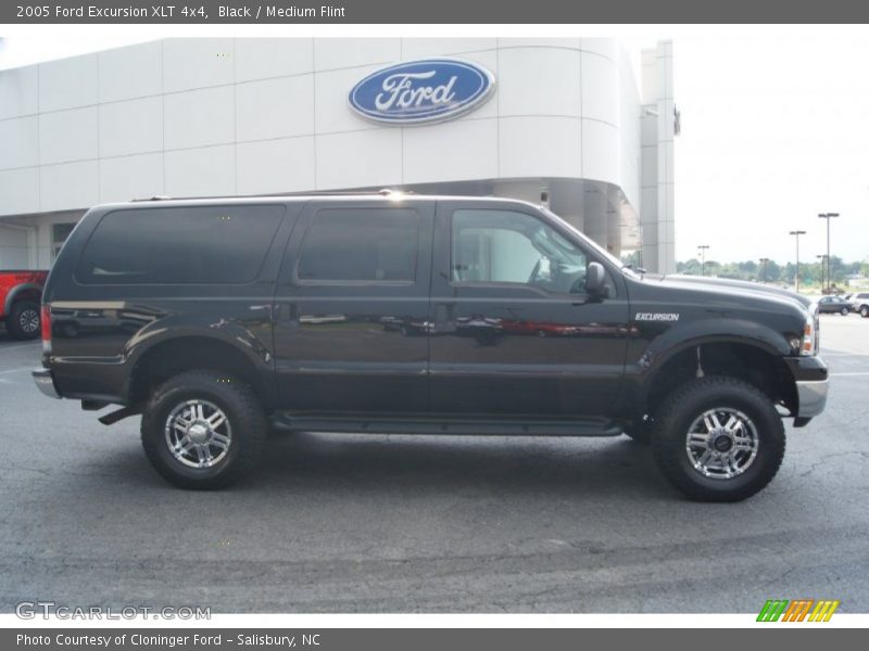 Black / Medium Flint 2005 Ford Excursion XLT 4x4