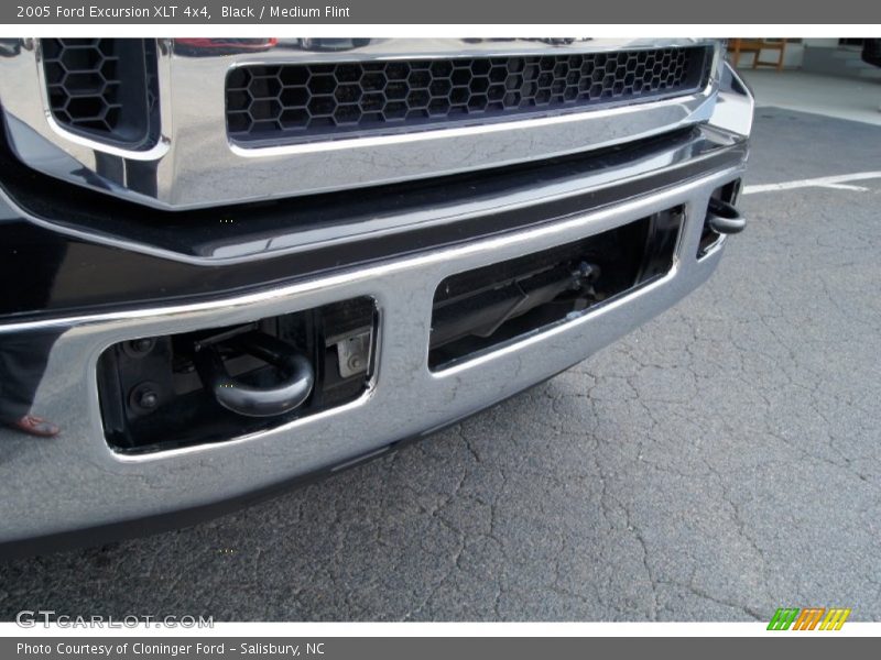 Black / Medium Flint 2005 Ford Excursion XLT 4x4