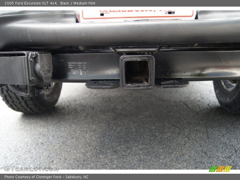 Black / Medium Flint 2005 Ford Excursion XLT 4x4