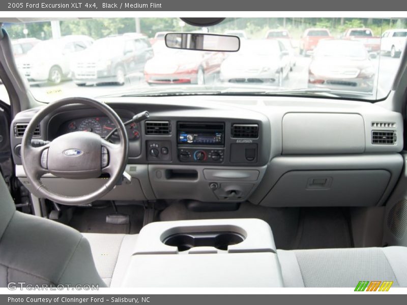 Dashboard of 2005 Excursion XLT 4x4