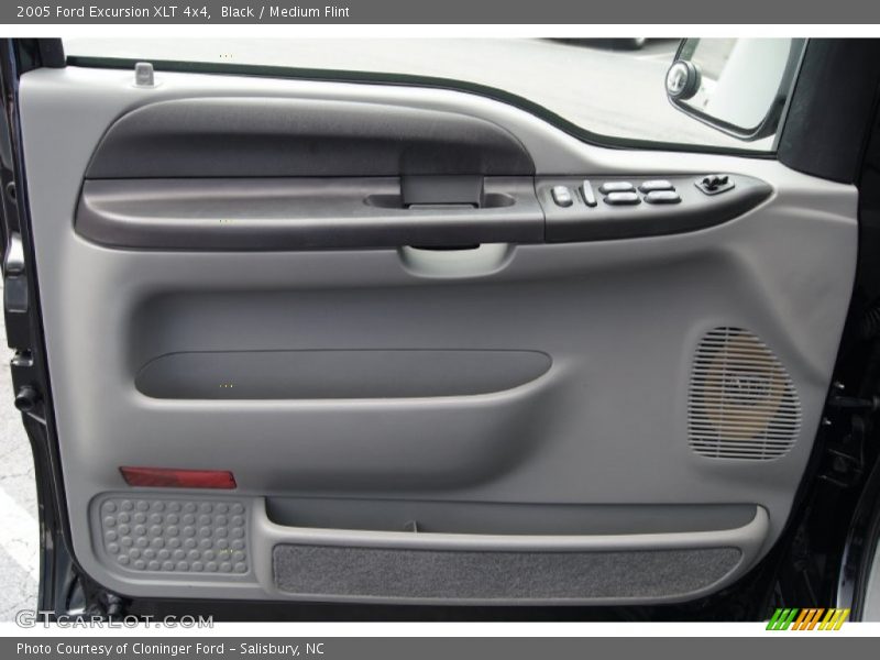 Black / Medium Flint 2005 Ford Excursion XLT 4x4
