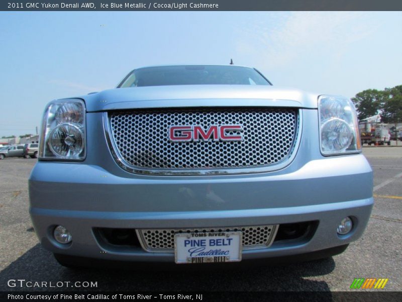 Ice Blue Metallic / Cocoa/Light Cashmere 2011 GMC Yukon Denali AWD