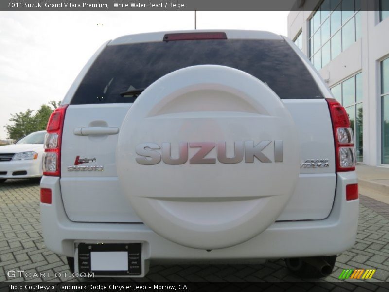 White Water Pearl / Beige 2011 Suzuki Grand Vitara Premium