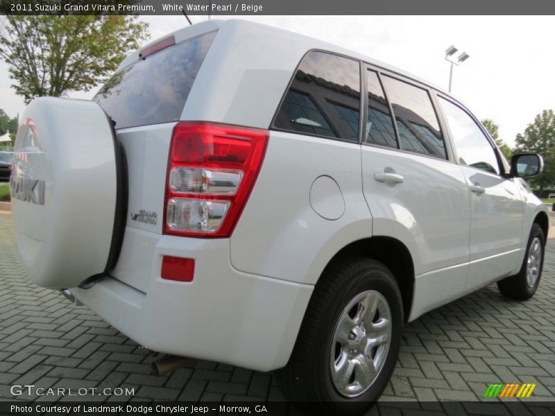 White Water Pearl / Beige 2011 Suzuki Grand Vitara Premium