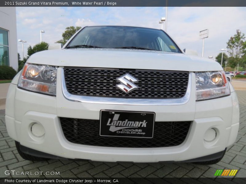 White Water Pearl / Beige 2011 Suzuki Grand Vitara Premium