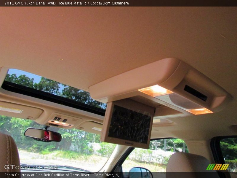 Ice Blue Metallic / Cocoa/Light Cashmere 2011 GMC Yukon Denali AWD