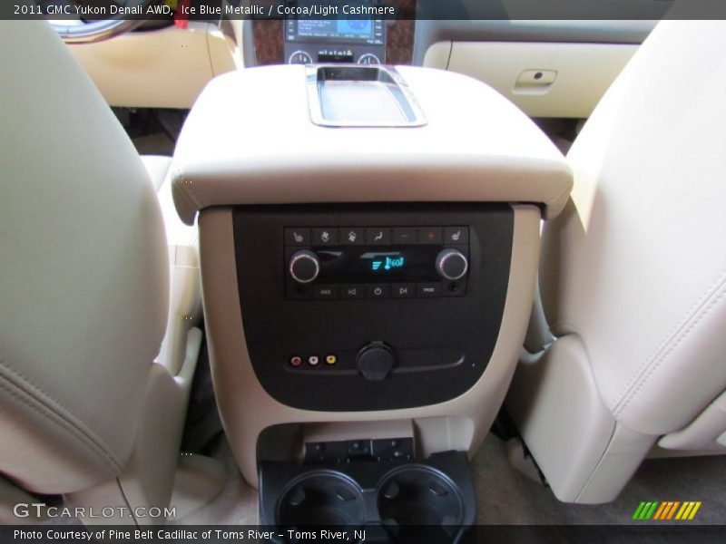 Ice Blue Metallic / Cocoa/Light Cashmere 2011 GMC Yukon Denali AWD