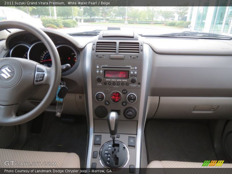 Dashboard of 2011 Grand Vitara Premium