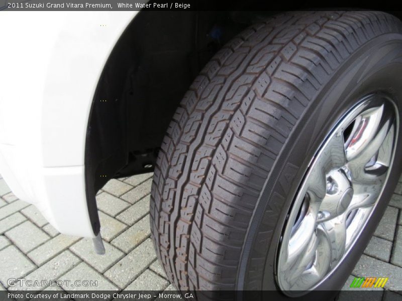 White Water Pearl / Beige 2011 Suzuki Grand Vitara Premium