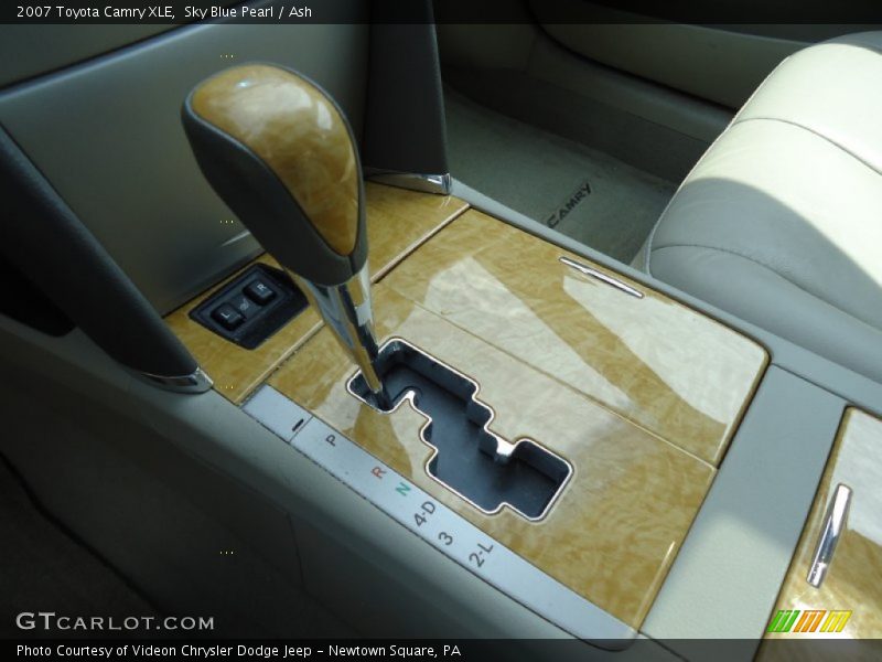 Sky Blue Pearl / Ash 2007 Toyota Camry XLE