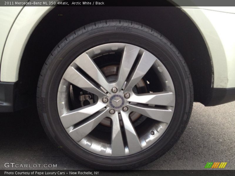 Arctic White / Black 2011 Mercedes-Benz ML 350 4Matic