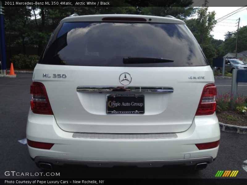 Arctic White / Black 2011 Mercedes-Benz ML 350 4Matic