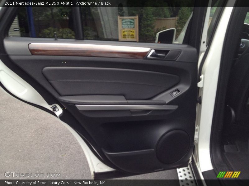 Arctic White / Black 2011 Mercedes-Benz ML 350 4Matic