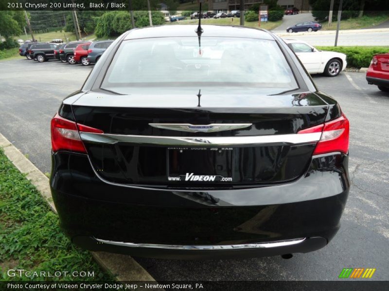 Black / Black 2011 Chrysler 200 Limited