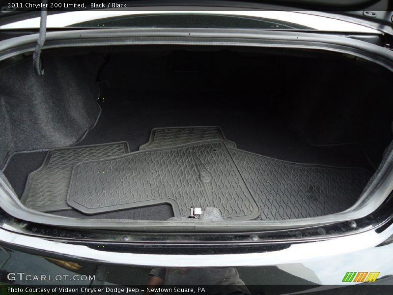 Black / Black 2011 Chrysler 200 Limited