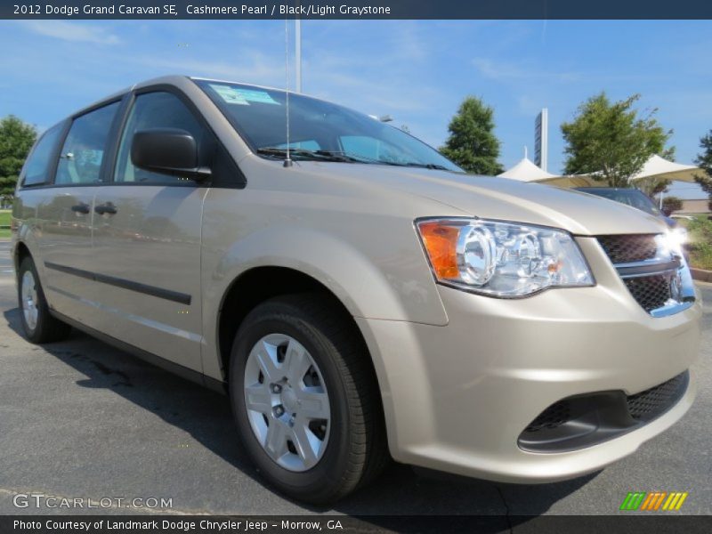 Front 3/4 View of 2012 Grand Caravan SE