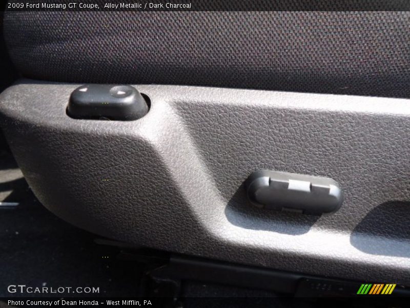 Alloy Metallic / Dark Charcoal 2009 Ford Mustang GT Coupe