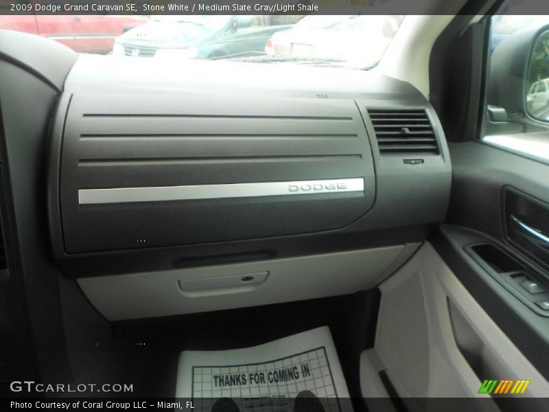 Stone White / Medium Slate Gray/Light Shale 2009 Dodge Grand Caravan SE