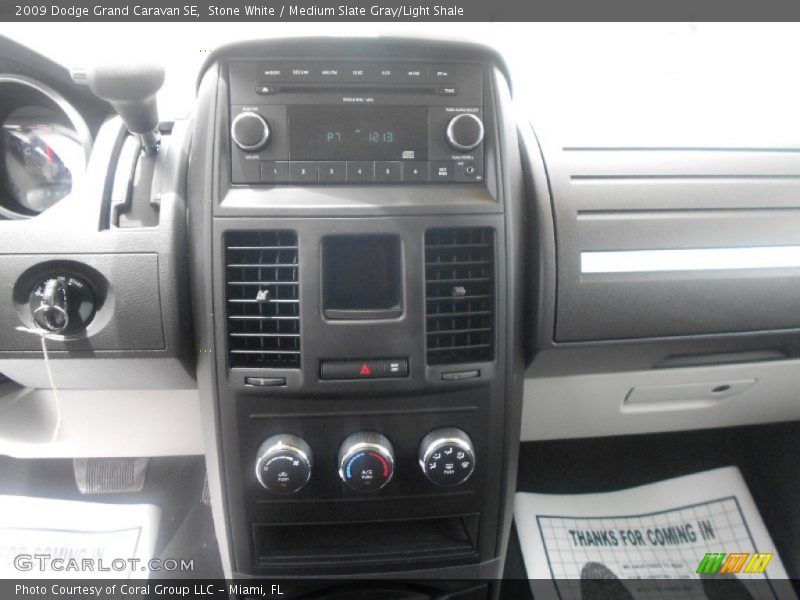 Stone White / Medium Slate Gray/Light Shale 2009 Dodge Grand Caravan SE