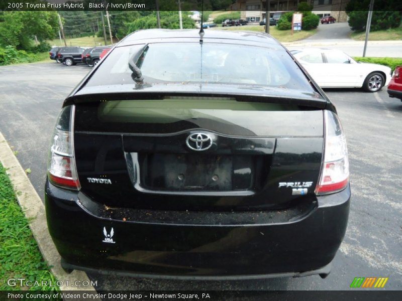 Black / Ivory/Brown 2005 Toyota Prius Hybrid