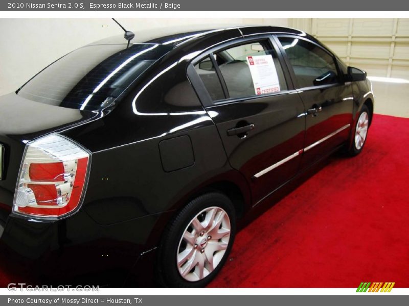 Espresso Black Metallic / Beige 2010 Nissan Sentra 2.0 S