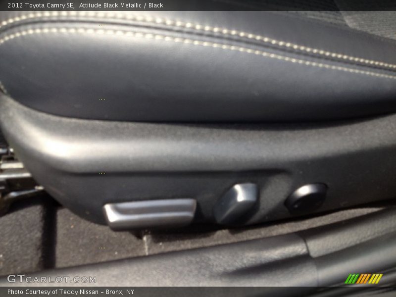 Attitude Black Metallic / Black 2012 Toyota Camry SE