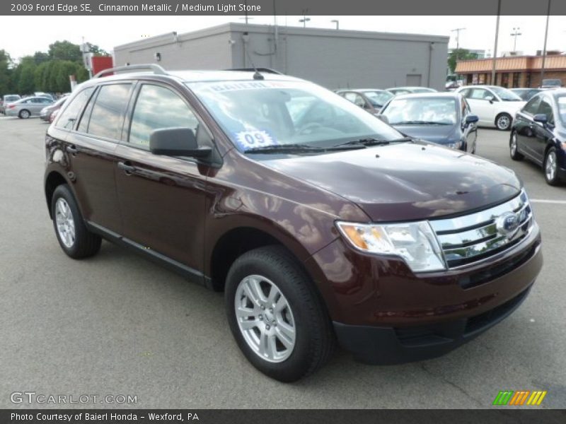 Front 3/4 View of 2009 Edge SE