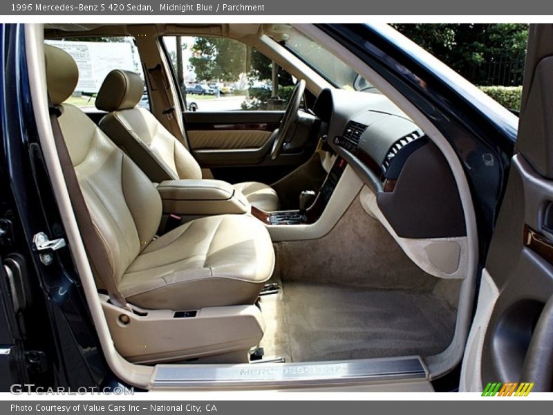 Midnight Blue / Parchment 1996 Mercedes-Benz S 420 Sedan