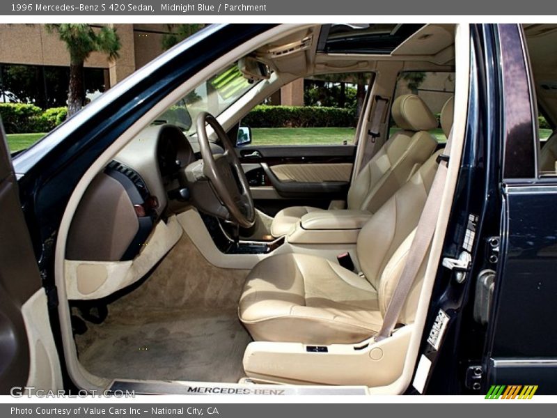 Midnight Blue / Parchment 1996 Mercedes-Benz S 420 Sedan