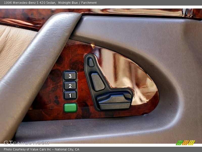 Midnight Blue / Parchment 1996 Mercedes-Benz S 420 Sedan
