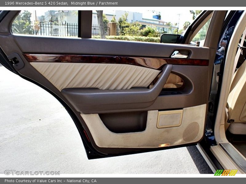 Midnight Blue / Parchment 1996 Mercedes-Benz S 420 Sedan