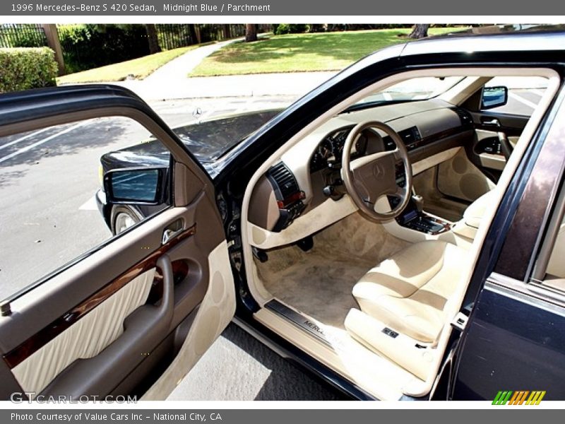 Midnight Blue / Parchment 1996 Mercedes-Benz S 420 Sedan