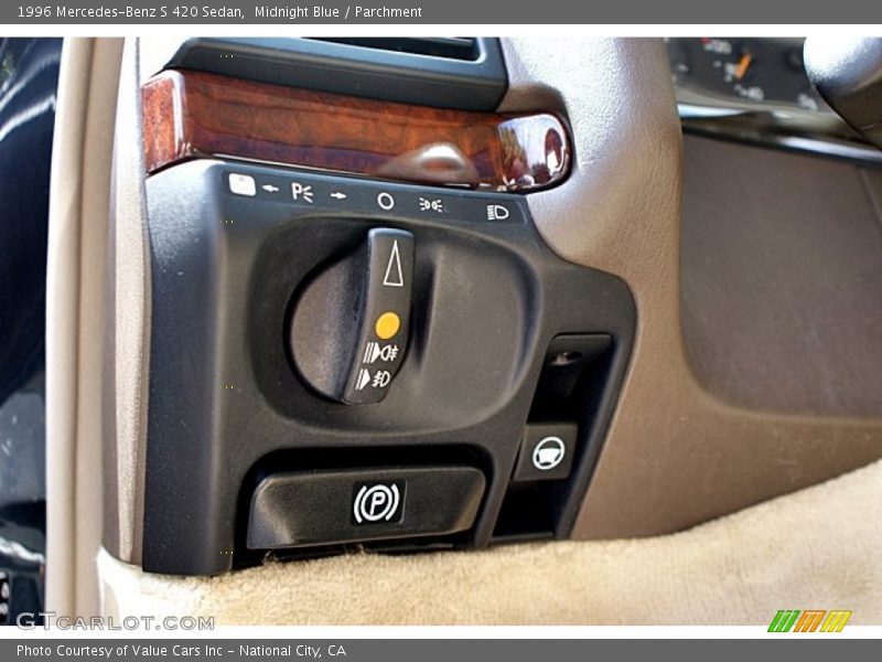 Midnight Blue / Parchment 1996 Mercedes-Benz S 420 Sedan