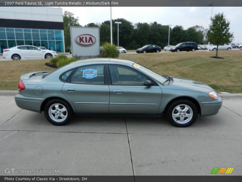 Light Tundra Metallic / Medium/Dark Flint 2007 Ford Taurus SE