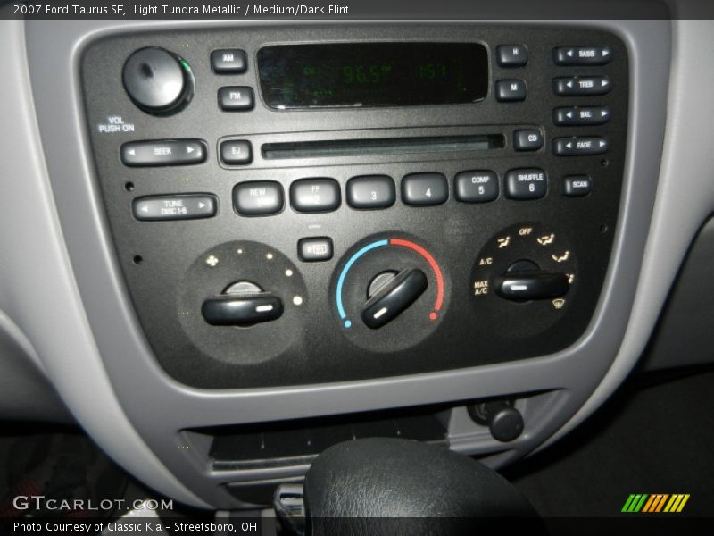 Controls of 2007 Taurus SE
