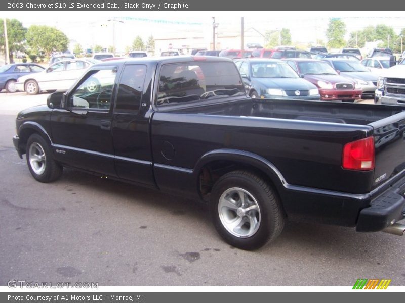 Black Onyx / Graphite 2003 Chevrolet S10 LS Extended Cab