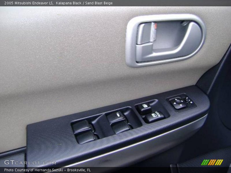 Kalapana Black / Sand Blast Beige 2005 Mitsubishi Endeavor LS