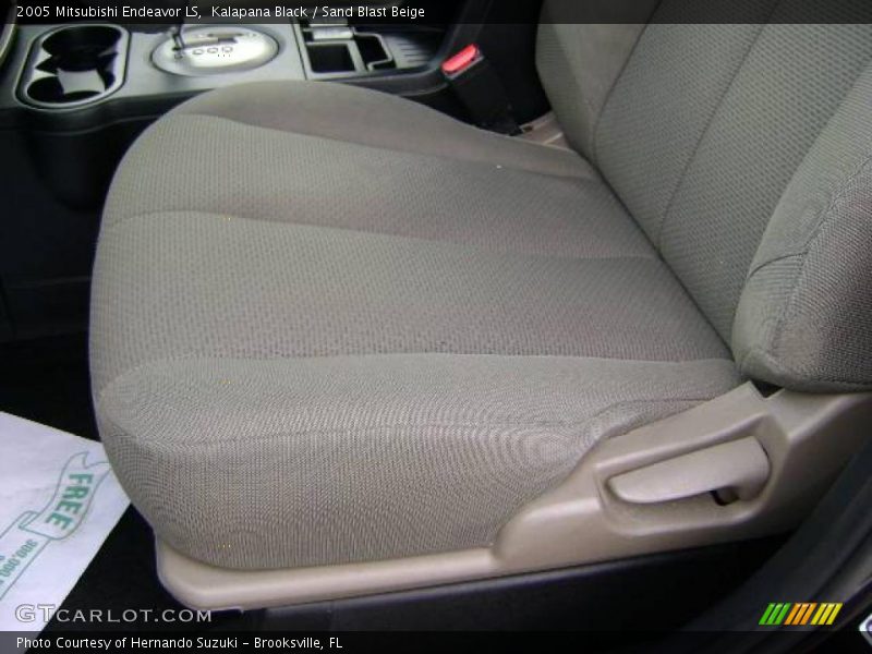 Kalapana Black / Sand Blast Beige 2005 Mitsubishi Endeavor LS