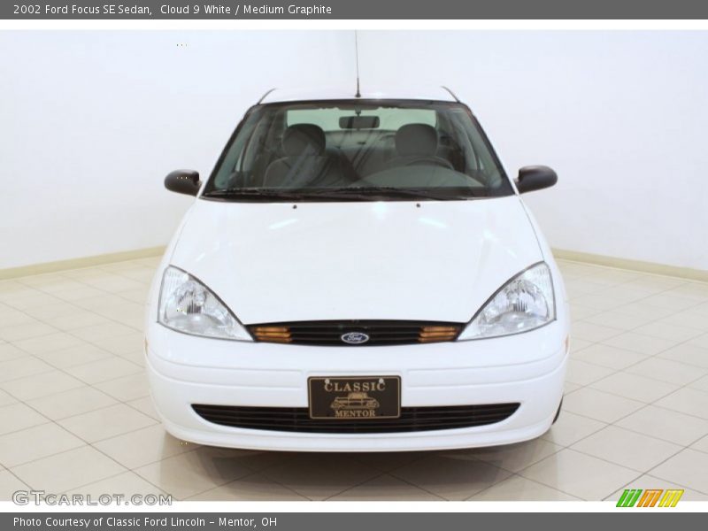 Cloud 9 White / Medium Graphite 2002 Ford Focus SE Sedan